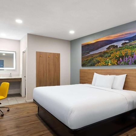 Days-Inn By Wyndham Bakersfield Exterior photo