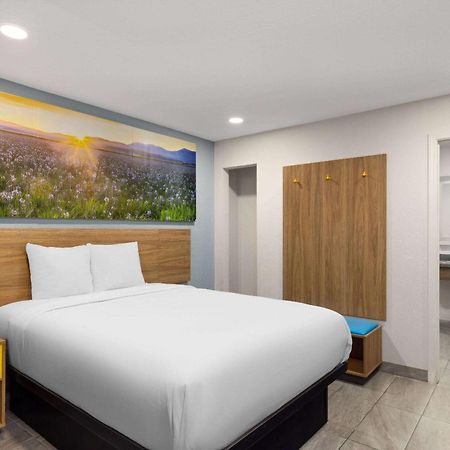 Days-Inn By Wyndham Bakersfield Exterior photo