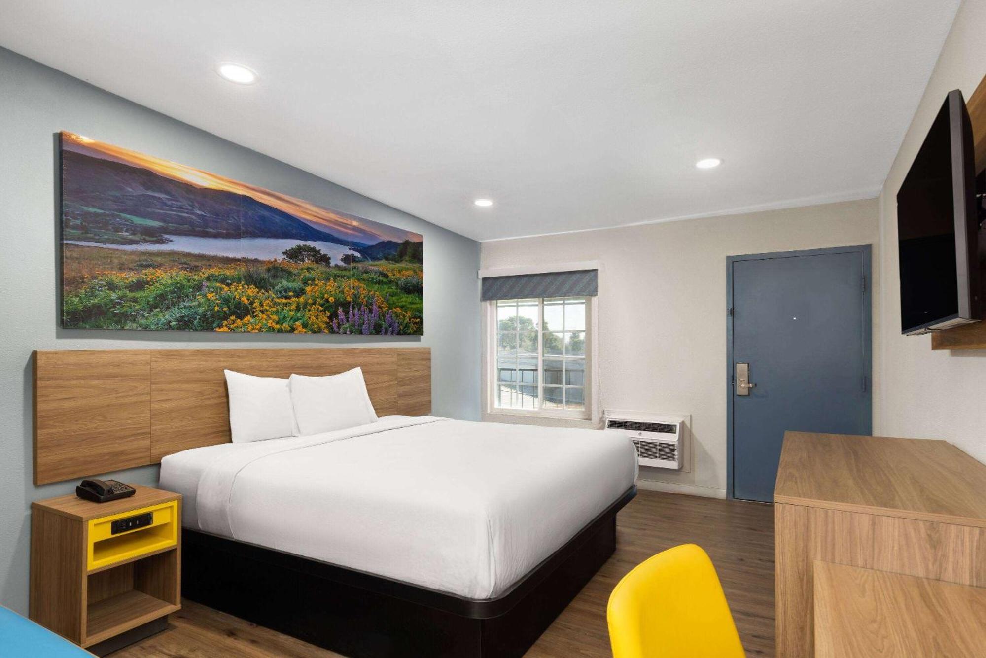 Days-Inn By Wyndham Bakersfield Exterior photo
