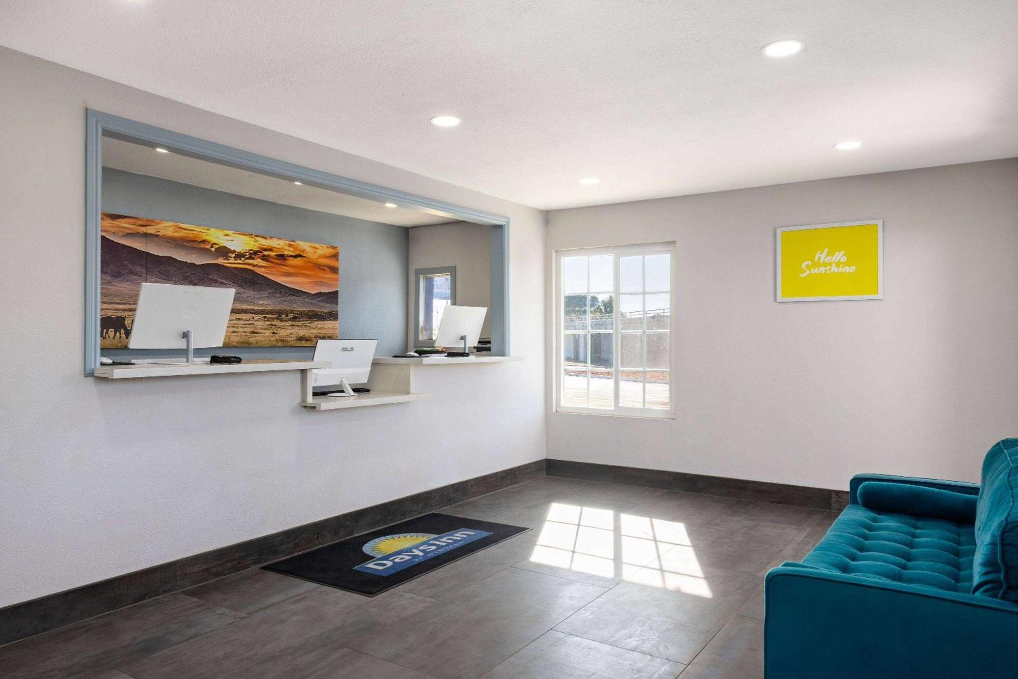 Days-Inn By Wyndham Bakersfield Exterior photo