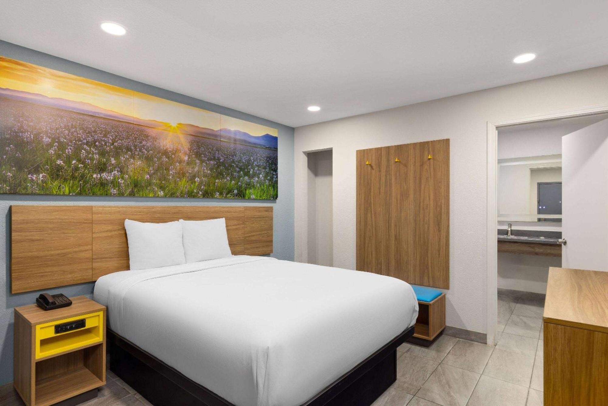 Days-Inn By Wyndham Bakersfield Exterior photo