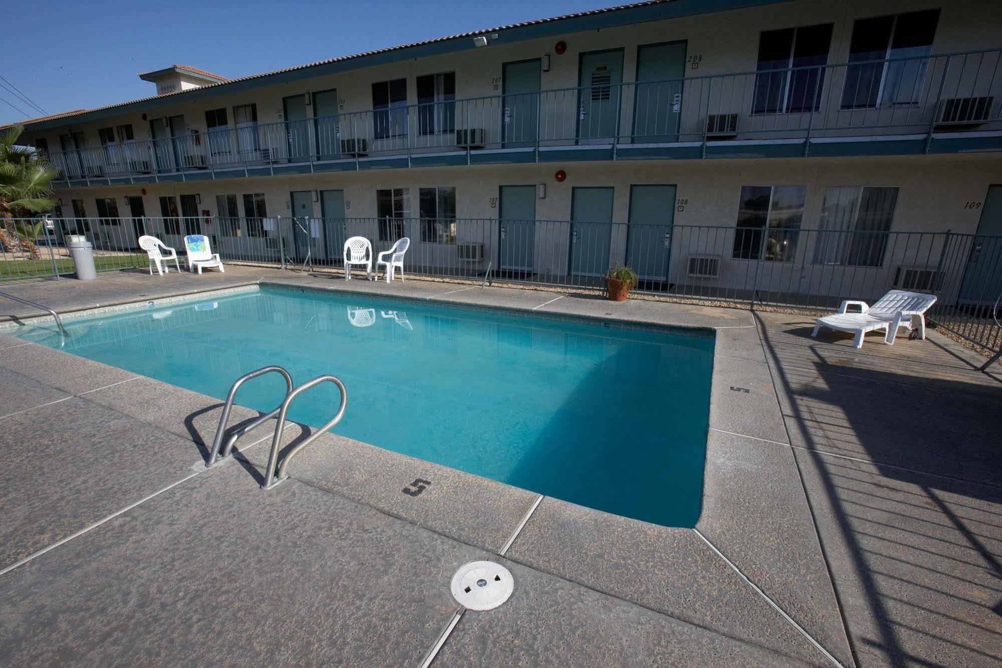 Days-Inn By Wyndham Bakersfield Exterior photo